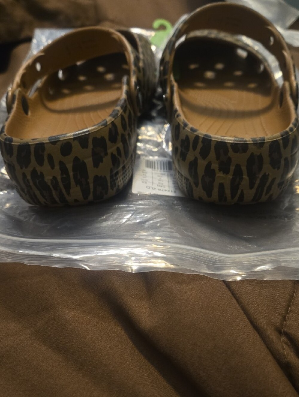 CROCS Woman Leopard Print Mary Jane Clogs - Picture 3 of 6